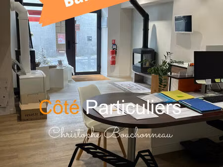 local commercial + appartement à mortagne