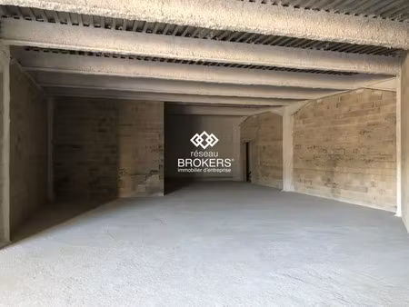 local commercial de 177 m2 dans la nouvelle zone de bernes-sur-o