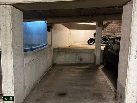 parking space for sale / place de parking a vendre