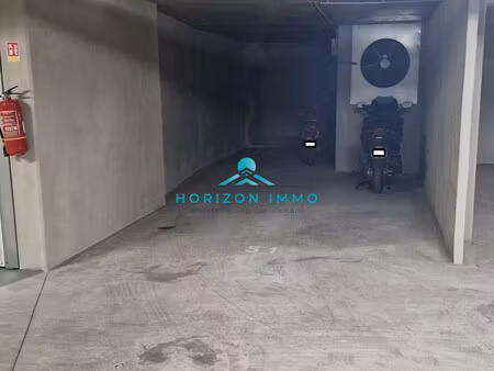 grand parking square benes