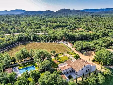 villa de 9 pièces de luxe en location saint-maximin-la-sainte-baume  france