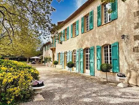 villa de luxe de 10 pièces en location lamanon  provence-alpes-côte d'azur