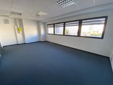 location locaux professionnels 292.96 m² à castelnau-le-lez (34170)  4 501 €