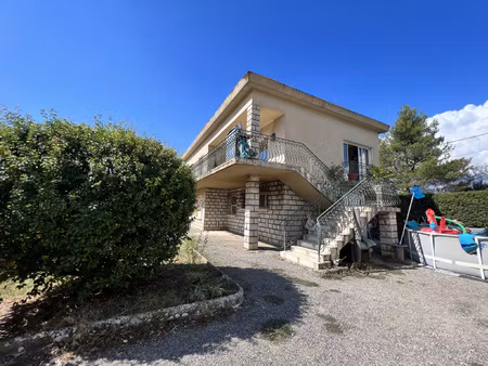 a vendre - 83470 pourcieux- villa 156 m2 - terrain 485 m2 -