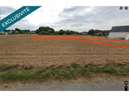 terrain constructible de 1394 m2 à cleguerec