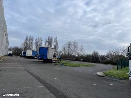 location emplacement place de semi sécurisé