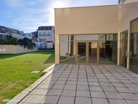 local commercial 112 m²