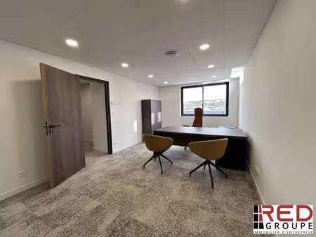 a louer bureaux neufs gignac la nerthe