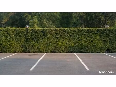 location place de parking entreposage