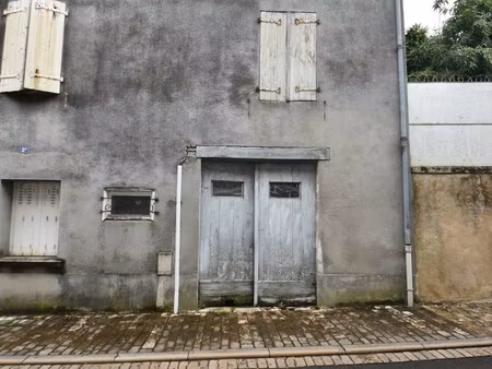 immeuble sur montbron 16220