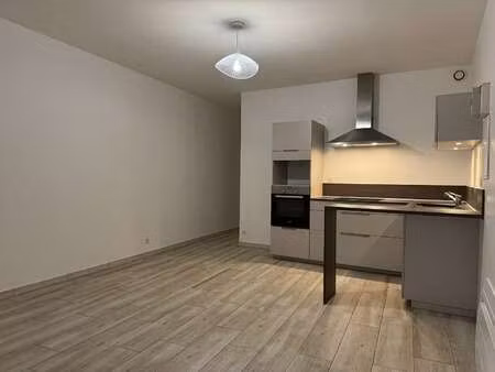 vente appartement 2 pièces à montaigu-vendée (85600) : à vendre 2 pièces / 43m² montaigu-v