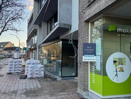 te koop: handelspand in het centrum van sint-kruis
