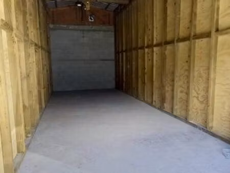 espace de stockage  depot  garage  de 30m2 (103m3)