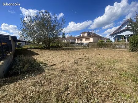 terrain à bâtir de 432 m² au calme