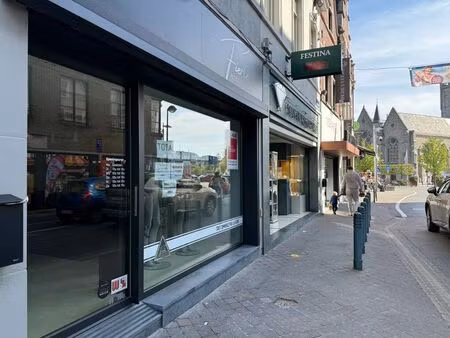 uiterst centraal gelegen handelspand - topligging markt