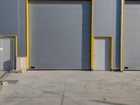 location commerce 112 m² à rivesaltes (66600)