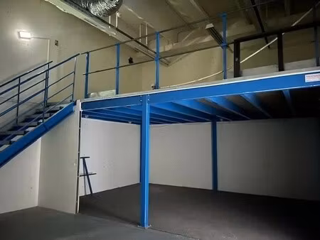 location entrepôt 2 pièces