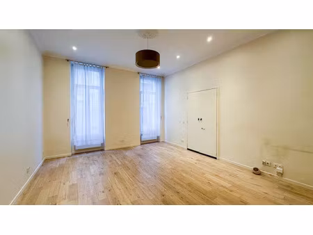 location locaux professionnels 2 pièces 39.78 m² à paris 9ème (75009)  1 800 €