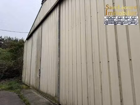 location bureaux et commerces à fougères (35300) : à louer / 320m² fougères