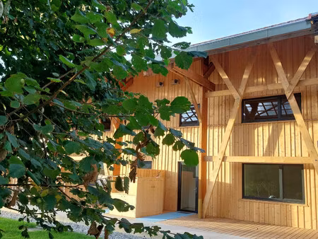 t5 duplex avec accès pmr  bioclimatique  avec terrasses et jard