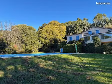 maison 9 pièces 147 m²