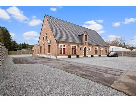 immeuble commercial avec résidence