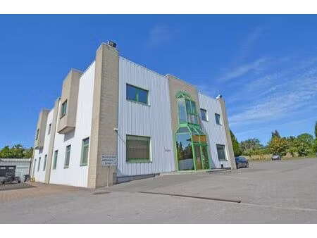 bureaux de +-48 m² avec parking