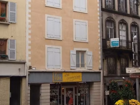 combles aménageables 32 m2 + 42 m2 <1.80