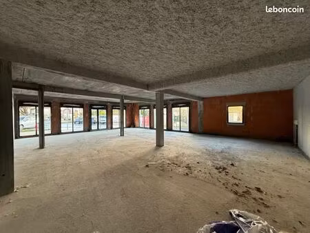 local commercial 145 m²