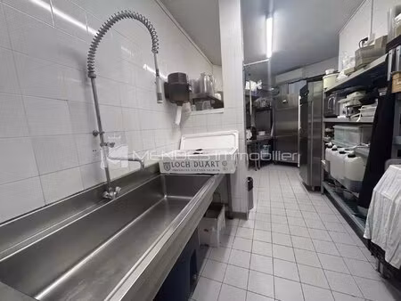 fonds de commerce à la frontière de monaco