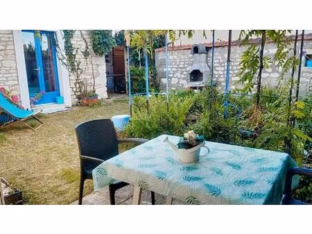 maison 3 pièces  cave  terrase  jardin avec puits