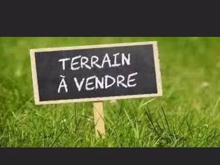 a vendre terrain avec 2 hangars