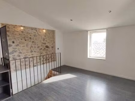 ravissante maison de rue d'environ 70 m² habitables avec extérieur