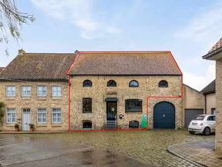 bâtiment historique de brasserie à vendre dans le centre de