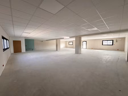 a louer local professionnel 220 m2 étage avec ascenseur