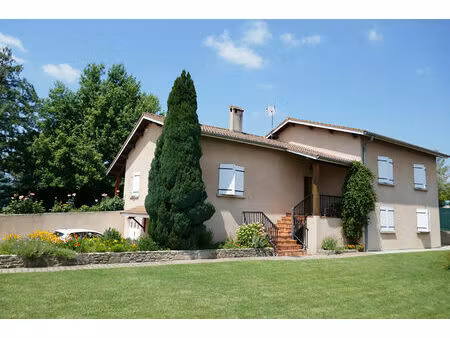 maison genissieux 6 pièce(s) 161m²   3 chambres et t2 indépendant.