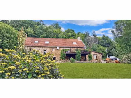 haute vienne. près chamberet. maison en pierre avec 3 chambres  vue imprenable sur la camp
