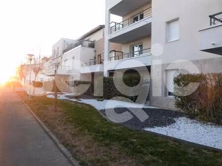 location garage box et parking à avrillé (49240) : à louer / 10m² avrillé