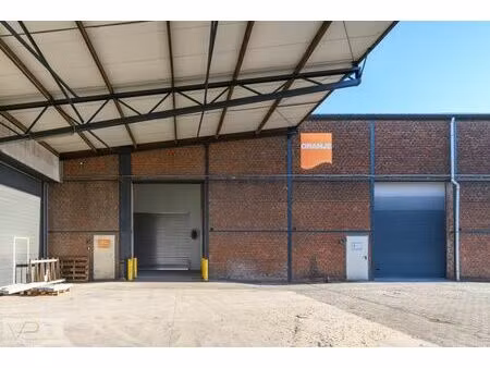 entrepôt (100 m2) dans un emplacement idéal à schoten