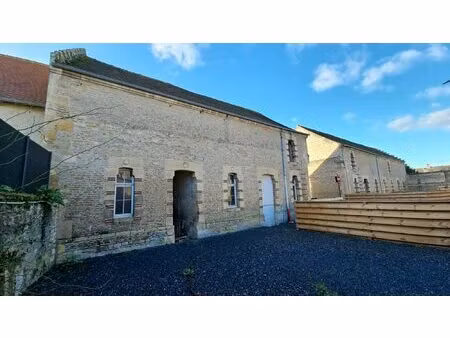 batiment en pierre a rehabiliter