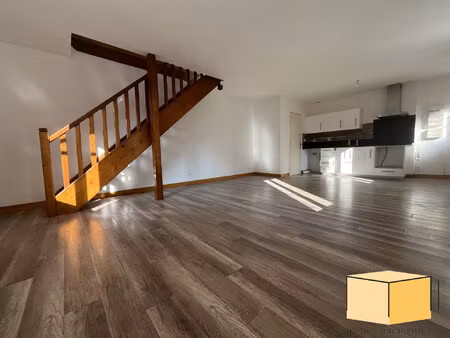 appartement f3 yenne centre avec terrasse et cave