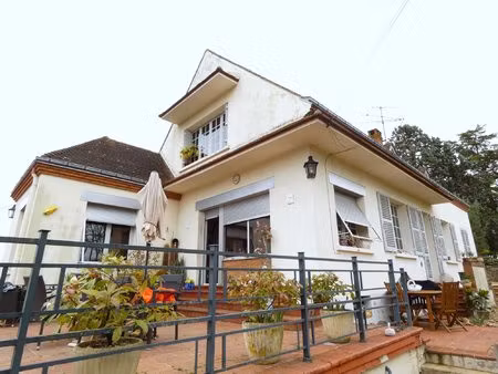 maison d'architecte de 7 pièces  idéalement placée
