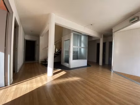 location commerce 205 m² à orvault (44700)