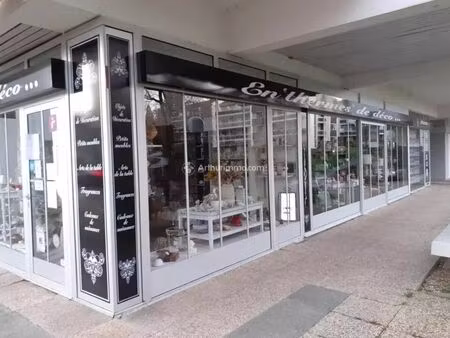 vente local commercial 2 pièces 82 m2 à bagnoles-de-l'orne-normandie