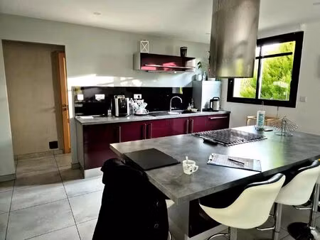 vente maison 8 pièces 209 m2 à saint-gervais-en-belin