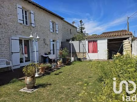 vente maison piscine à meursac (17120) : à vendre piscine / 166m² meursac
