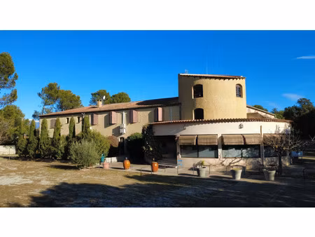 local professionnel à vendre saint didier 45 pièce(s) 2250m2 1 890 000€