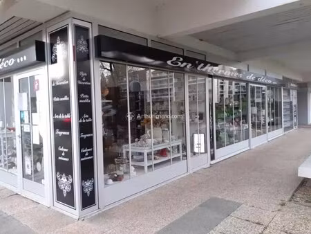 local commercial bagnoles de l'orne de 82 m²