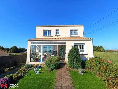 vente maison à château-guibert (85320) : à vendre / 119m² château-guibert