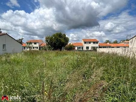 vente terrain à saint-michel-en-l'herm (85580) : à vendre / 422m² saint-michel-en-l'herm